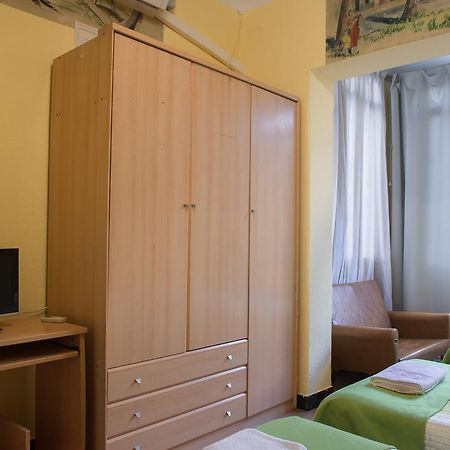Hostel Turistic Castell Barselona Dış mekan fotoğraf