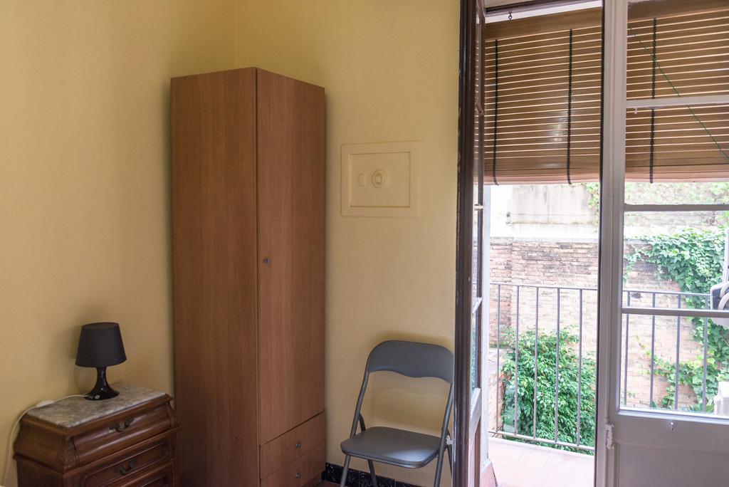 Hostel Turistic Castell Barselona Dış mekan fotoğraf