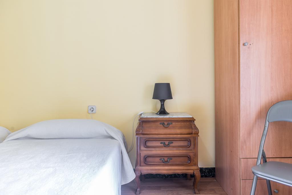 Hostel Turistic Castell Barselona Dış mekan fotoğraf