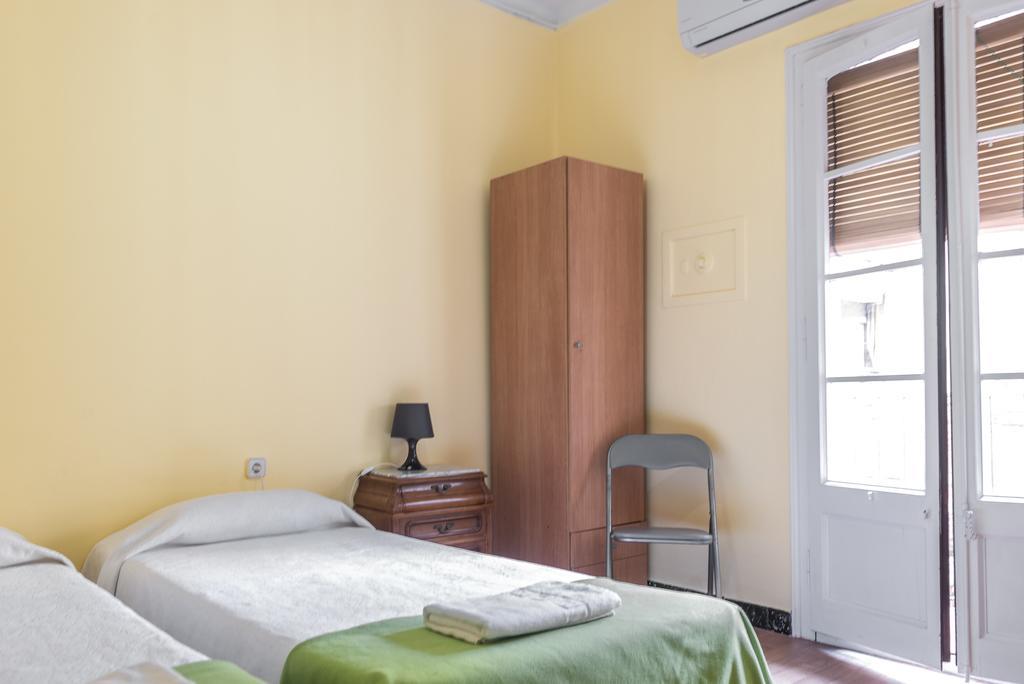 Hostel Turistic Castell Barselona Dış mekan fotoğraf
