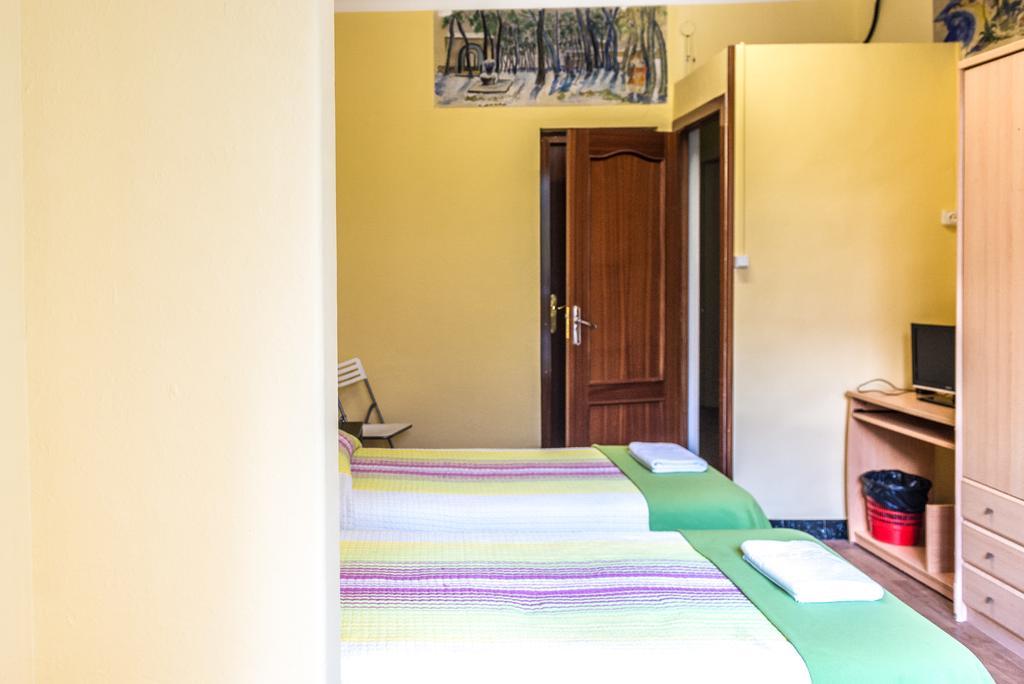 Hostel Turistic Castell Barselona Dış mekan fotoğraf