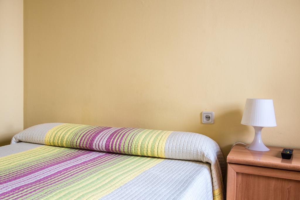 Hostel Turistic Castell Barselona Dış mekan fotoğraf