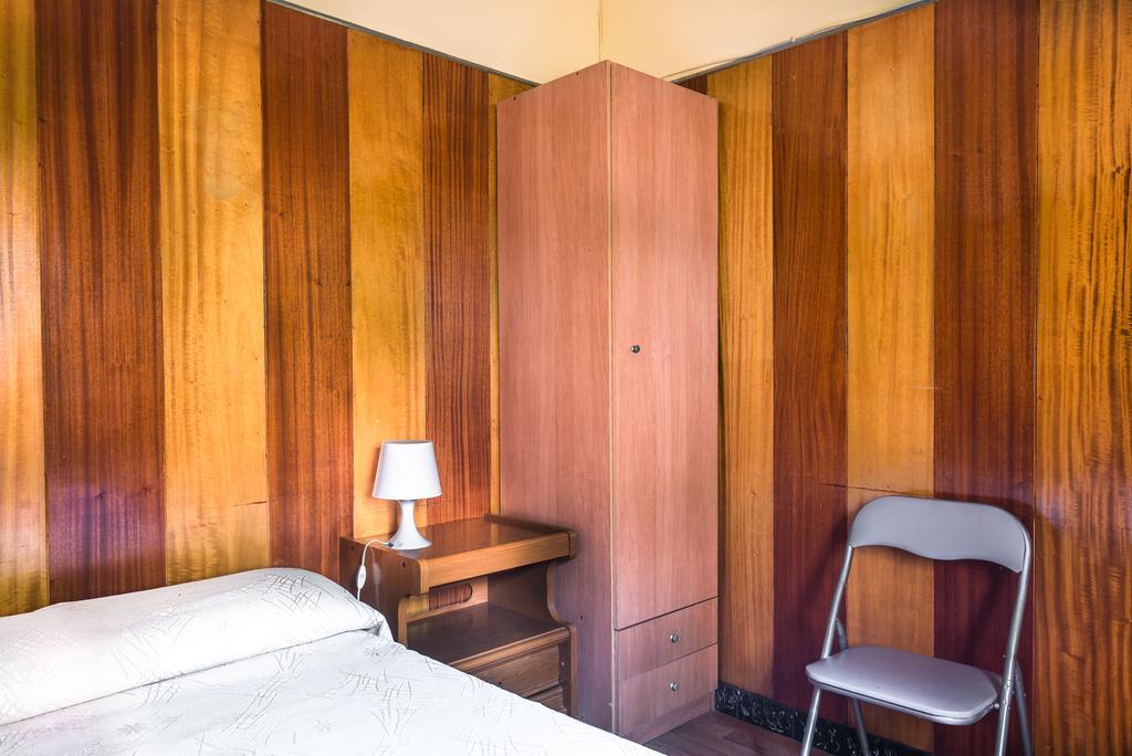 Hostel Turistic Castell Barselona Dış mekan fotoğraf