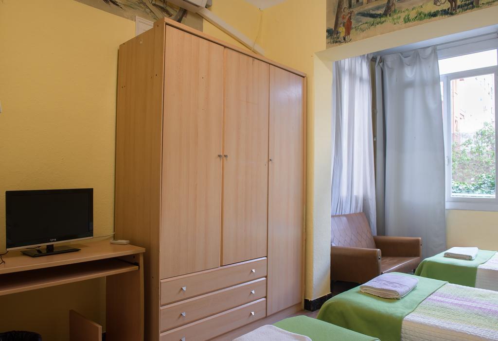 Hostel Turistic Castell Barselona Dış mekan fotoğraf