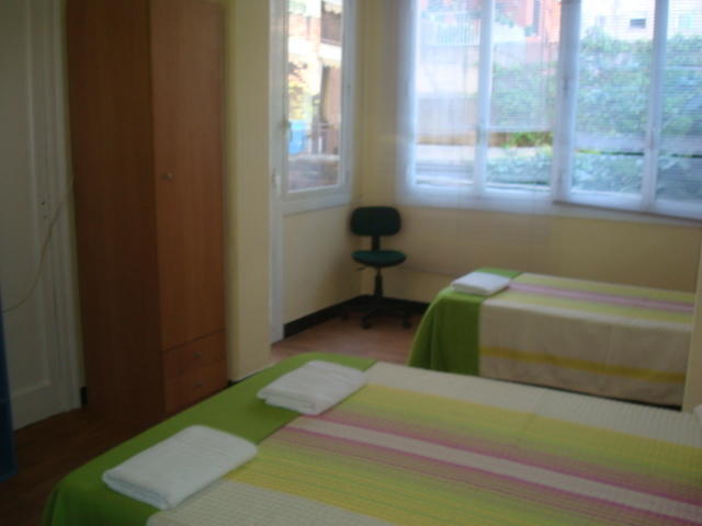 Hostel Turistic Castell Barselona Dış mekan fotoğraf