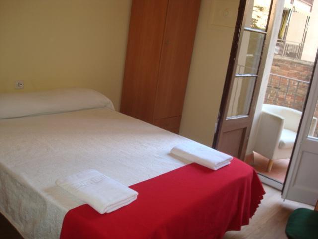 Hostel Turistic Castell Barselona Dış mekan fotoğraf