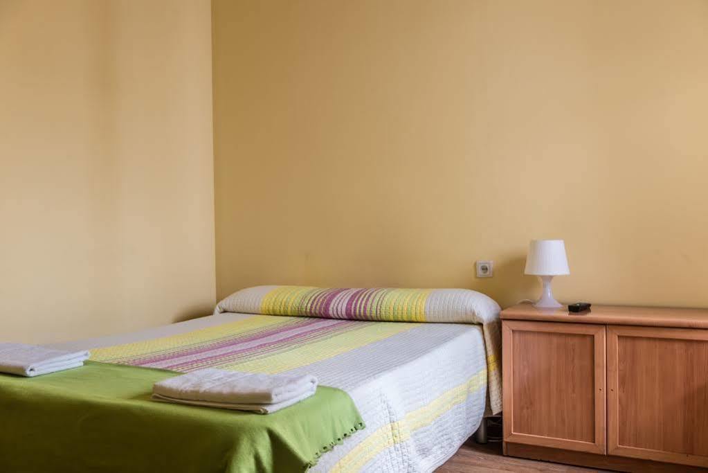 Hostel Turistic Castell Barselona Dış mekan fotoğraf